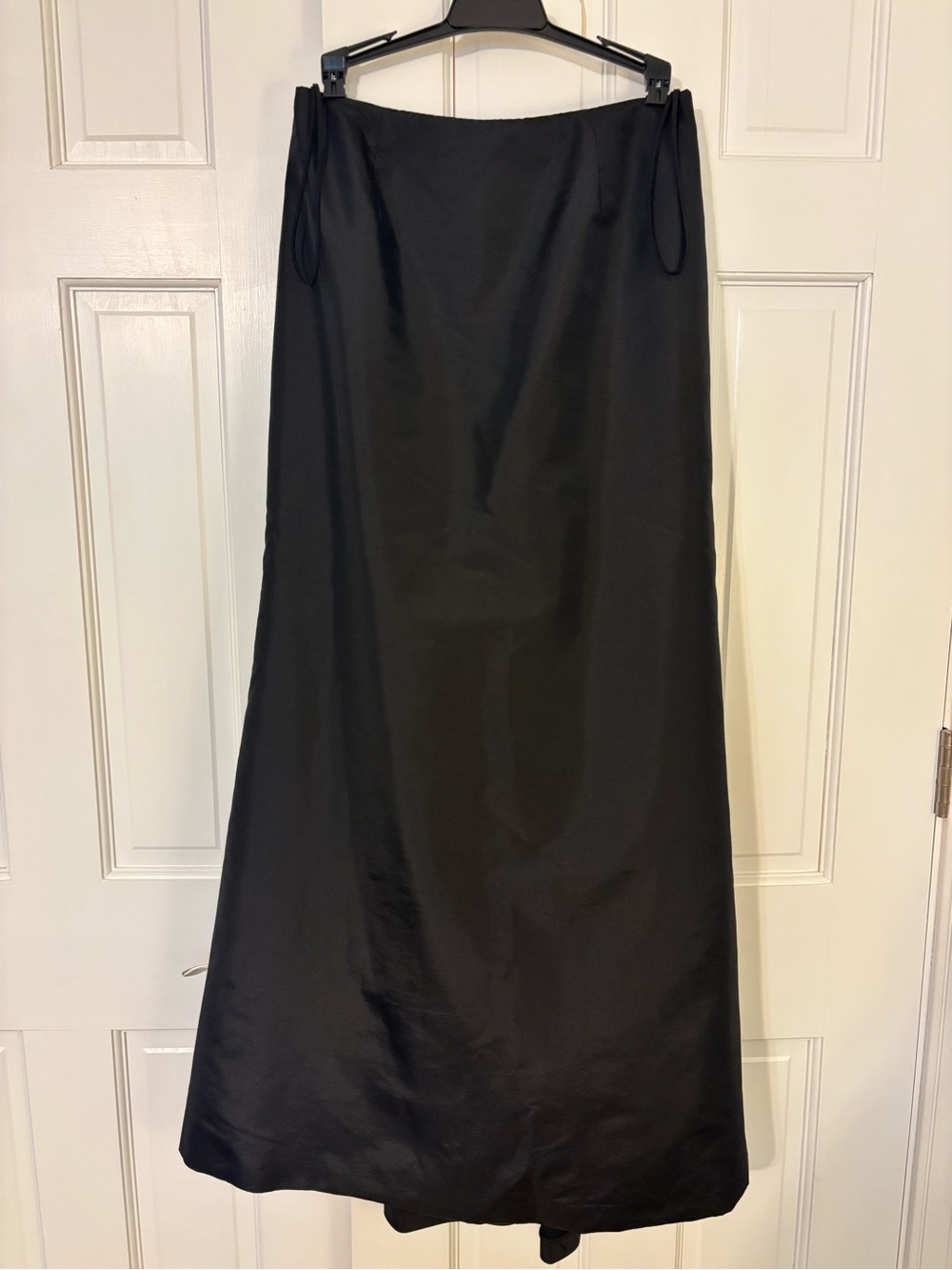 Amsale Formal Long Black Skirt With Bustle Detail Size 6